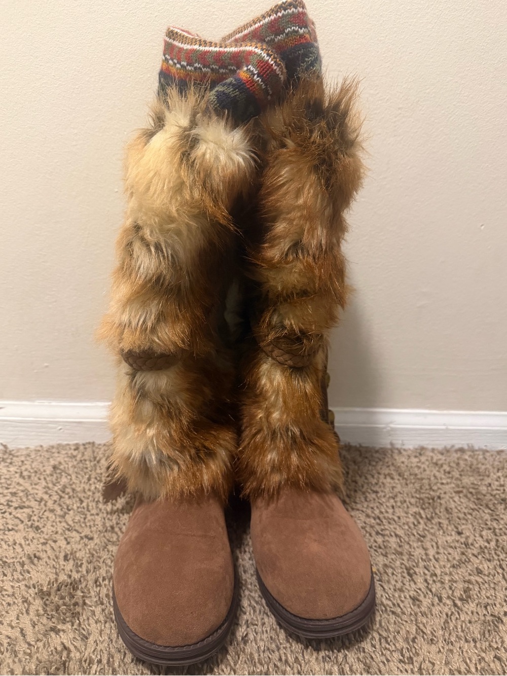 MUKLUKS Faux Fur Boots with Knit Cuff - Brown size 8 - Picture 2 of 7